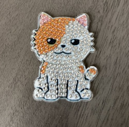 Diamond Art Magnet: Gray Cat with partly tan face